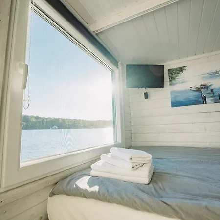 Hausboot Havelbiber * Kolonie Zern