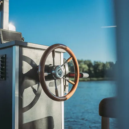 Hausboot Havelbiber * Kolonie Zern