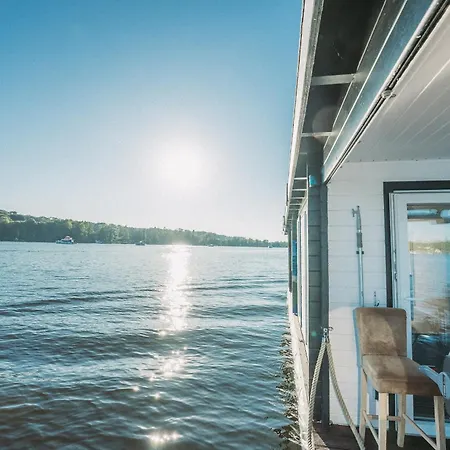 Bateau-hôtel Hausboot Havelbiber *